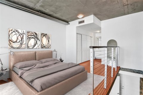 Condo in Miami, Florida, 1 bedroom  № 2040867 - photo 9