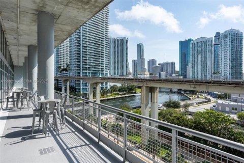 Condo in Miami, Florida, 1 bedroom  № 2040867 - photo 22