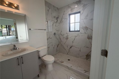 Apartment in Hialeah, Florida 2 bedrooms № 2152495 - photo 9