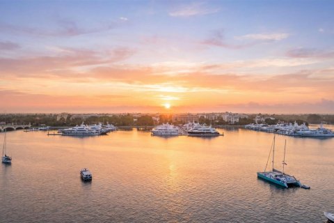 Condominio en venta en West Palm Beach, Florida, 4 dormitorios, 455.78 m2 № 2087724 - foto 25