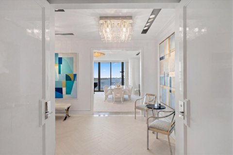Condominio en venta en West Palm Beach, Florida, 4 dormitorios, 455.78 m2 № 2087724 - foto 2