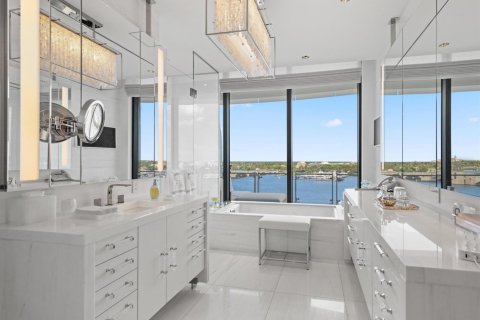 Condominio en venta en West Palm Beach, Florida, 4 dormitorios, 455.78 m2 № 2087724 - foto 22
