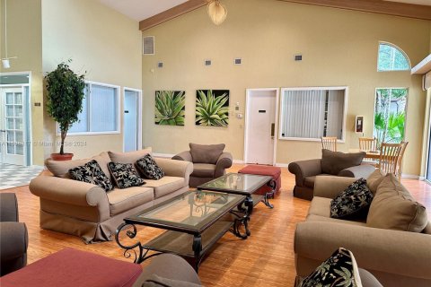 Copropriété à vendre à Miami, Floride: 2 chambres, 121.89 m2 № 1736133 - photo 8