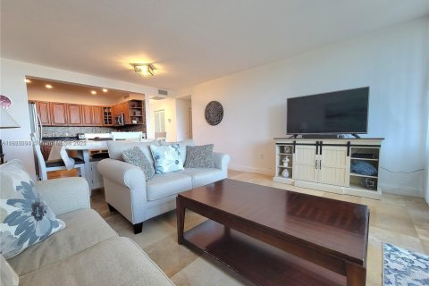 Condominio en alquiler en Hollywood, Florida, 2 dormitorios, 103.12 m2 № 2022434 - foto 5