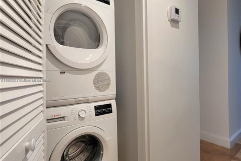 Condominio en alquiler en Hollywood, Florida, 2 dormitorios, 103.12 m2 № 2022434 - foto 17