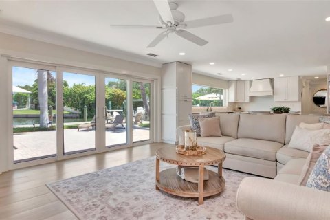Villa ou maison à louer à Tampa, Floride: 4 chambres, 200.85 m2 № 2428841 - photo 3