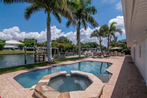 Villa ou maison à louer à Tampa, Floride: 4 chambres, 200.85 m2 № 2428841 - photo 28