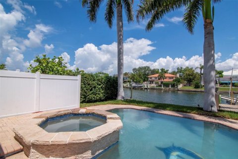 Villa ou maison à louer à Tampa, Floride: 4 chambres, 200.85 m2 № 2428841 - photo 27