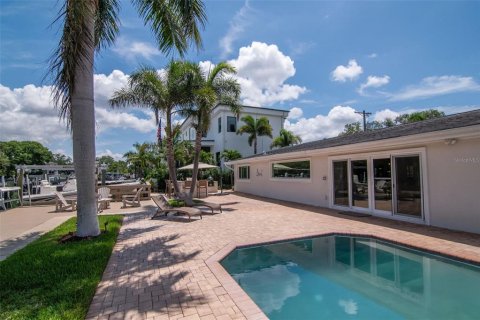 Villa ou maison à louer à Tampa, Floride: 4 chambres, 200.85 m2 № 2428841 - photo 30