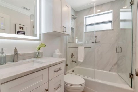 Villa ou maison à louer à Tampa, Floride: 4 chambres, 200.85 m2 № 2428841 - photo 15