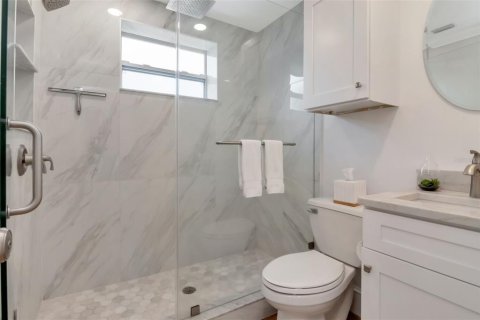 Villa ou maison à louer à Tampa, Floride: 4 chambres, 200.85 m2 № 2428841 - photo 12