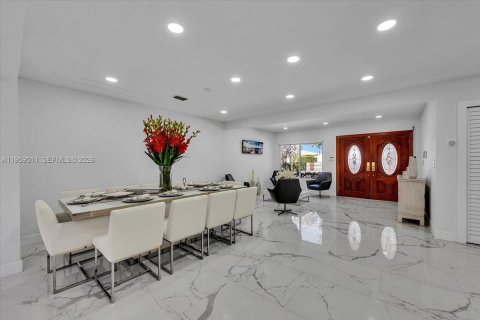 Снять в аренду виллу или дом в Майами-Бич, Флорида 5 спален, 346.06м2, № 2020342 - фото 6