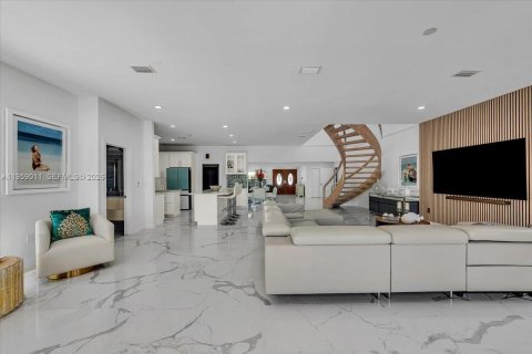 Снять в аренду виллу или дом в Майами-Бич, Флорида 5 спален, 346.06м2, № 2020342 - фото 18