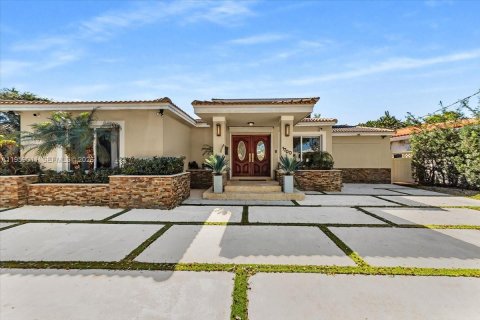 Дом в Майами-Бич, Флорида 5 спален, 346.06м2 № 2020342