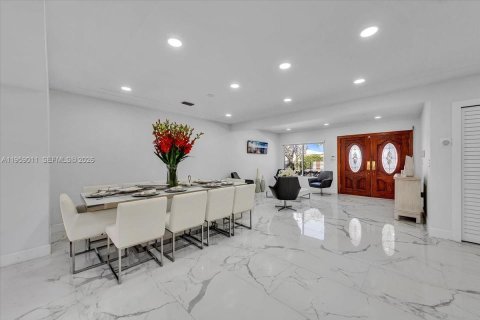 Снять в аренду виллу или дом в Майами-Бич, Флорида 5 спален, 346.06м2, № 2020342 - фото 7