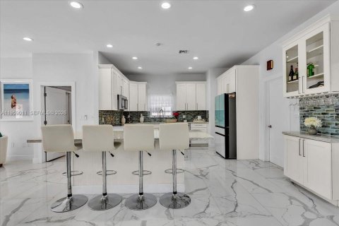 Снять в аренду виллу или дом в Майами-Бич, Флорида 5 спален, 346.06м2, № 2020342 - фото 23