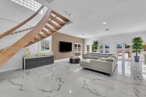 Снять в аренду виллу или дом в Майами-Бич, Флорида 5 спален, 346.06м2, № 2020342 - фото 13