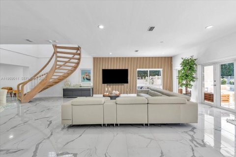 Снять в аренду виллу или дом в Майами-Бич, Флорида 5 спален, 346.06м2, № 2020342 - фото 14