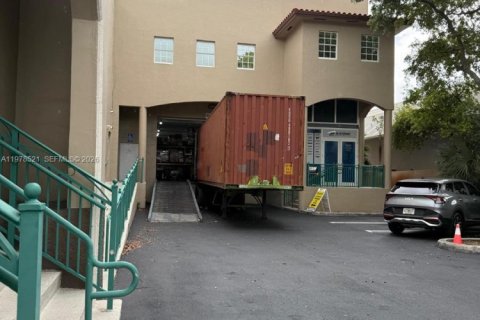 Propiedad comercial en venta en Doral, Florida № 2044431 - foto 30