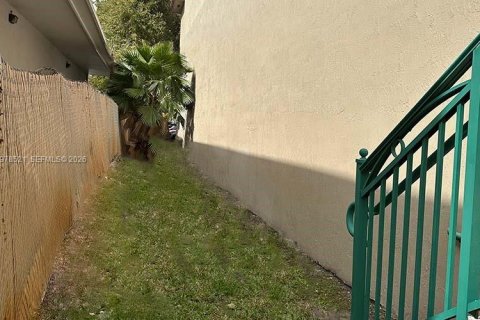 Propiedad comercial en venta en Doral, Florida № 2044431 - foto 23