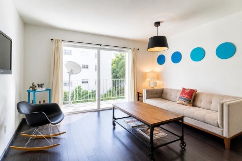 Condominio en Miami Beach, Florida, 2 dormitorios  № 2169147