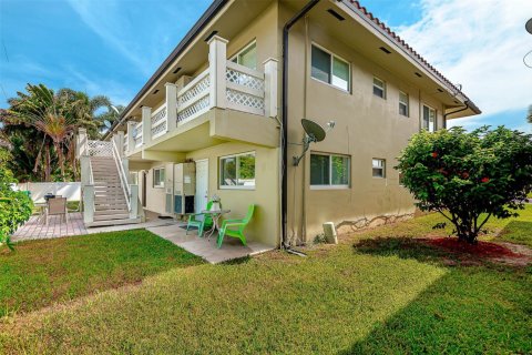 Villa ou maison à louer à Lighthouse Point, Floride: 1 chambre, 482.63 m2 № 1224540 - photo 1