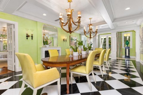 House in Palm Beach, Florida 7 bedrooms, 787.35 sq.m. № 2187366 - photo 17