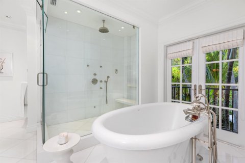 House in Palm Beach, Florida 7 bedrooms, 787.35 sq.m. № 2187366 - photo 25