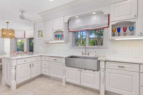 House in Palm Beach, Florida 7 bedrooms, 787.35 sq.m. № 2187366 - photo 11