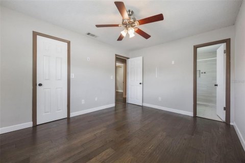 House in Casselberry, Florida 4 bedrooms, 135.08 sq.m. № 1917078 - photo 13