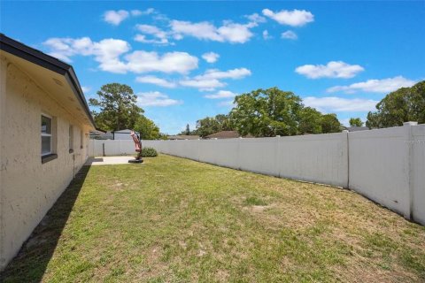 House in Casselberry, Florida 4 bedrooms, 135.08 sq.m. № 1917078 - photo 26
