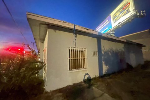 Commercial property in Bradenton, Florida 178.56 sq.m. № 2366799 - photo 4