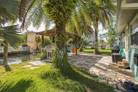 Casa en venta en Weeki Wachee, Florida, 2 dormitorios, 92.44 m2 № 2212986 - foto 3
