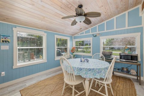 Casa en venta en Weeki Wachee, Florida, 2 dormitorios, 92.44 m2 № 2212986 - foto 13