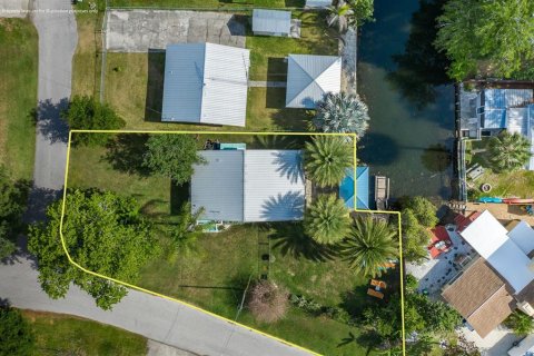 Casa en venta en Weeki Wachee, Florida, 2 dormitorios, 92.44 m2 № 2212986 - foto 4
