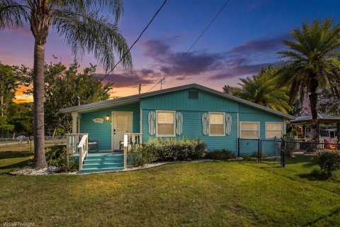 Casa en venta en Weeki Wachee, Florida, 2 dormitorios, 92.44 m2 № 2212986 - foto 2
