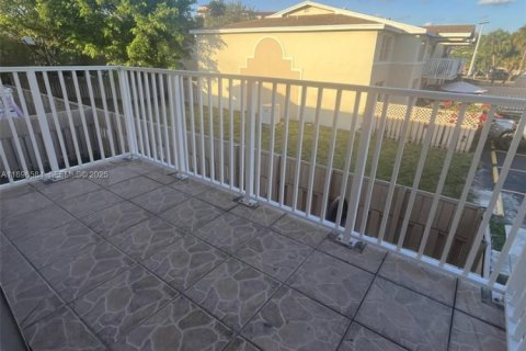 Снять в аренду кондоминиум в Дорал, Флорида 2 спальни, 98.48м2, № 1948319 - фото 10