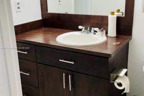 Condominio en venta en North Miami, Florida, 2 dormitorios, 109.81 m2 № 1961201 - foto 14