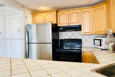 Condominio en venta en North Miami, Florida, 2 dormitorios, 109.81 m2 № 1961201 - foto 8