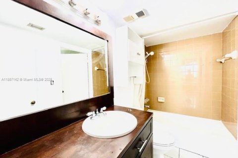 Condominio en venta en North Miami, Florida, 2 dormitorios, 109.81 m2 № 1961201 - foto 21