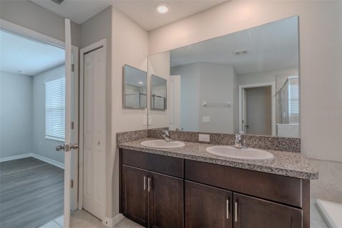 Casa en venta en Tampa, Florida, 4 dormitorios, 195.93 m2 № 2144538 - foto 27