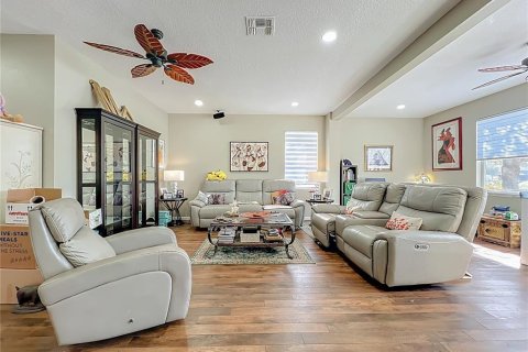 Villa ou maison à vendre à Apopka, Floride: 5 chambres, 342.16 m2 № 2142402 - photo 19
