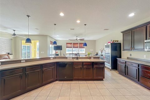 Villa ou maison à vendre à Apopka, Floride: 5 chambres, 342.16 m2 № 2142402 - photo 8