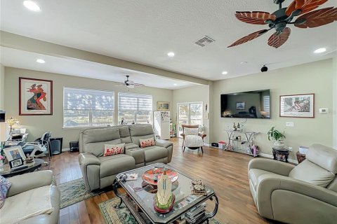 Villa ou maison à vendre à Apopka, Floride: 5 chambres, 342.16 m2 № 2142402 - photo 18