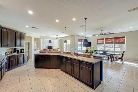Villa ou maison à vendre à Apopka, Floride: 5 chambres, 342.16 m2 № 2142402 - photo 11