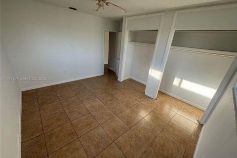 Casa en venta en Pembroke Pines, Florida, 3 dormitorios, 128.95 m2 № 1992431 - foto 13