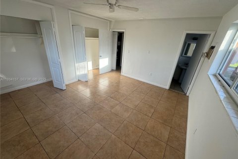Casa en venta en Pembroke Pines, Florida, 3 dormitorios, 128.95 m2 № 1992431 - foto 10