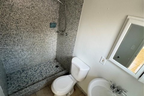 Casa en venta en Pembroke Pines, Florida, 3 dormitorios, 128.95 m2 № 1992431 - foto 8