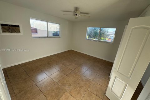 Casa en venta en Pembroke Pines, Florida, 3 dormitorios, 128.95 m2 № 1992431 - foto 11