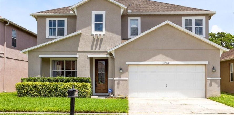 House in Orlando, Florida 5 bedrooms, 281.03 sq.m. № 2393895